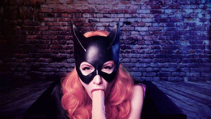 sup - 1012 Batgirl Tests Jokers New Laughing Gas.mp4 02