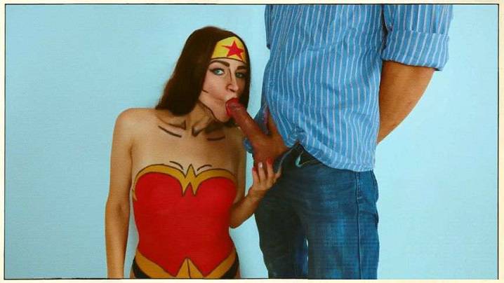 sup - 1148 wonder woman sucks dick cosplay comics.mp4 02