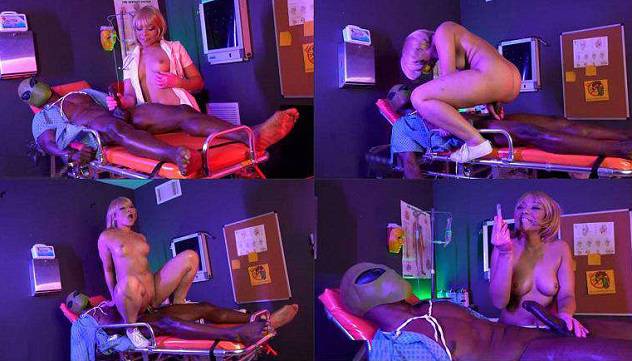 sup - 1375 Psycho Nurse Adriana Treats a Space Martian.mp4