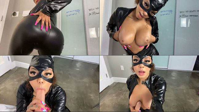 sup - 1429 BATGIRL GIVS ROBIN SLOPPY BJ B4 MISSION.mp4