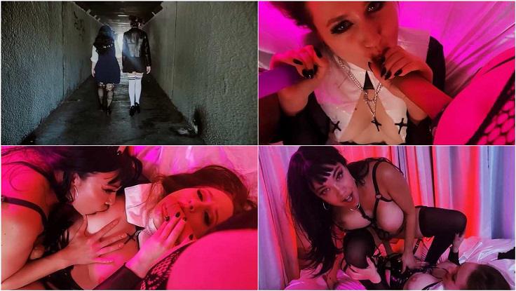  ManyVids Little Puck - THE DEViL MADE US DO iT