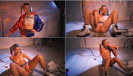 Bri Summers Naughty Harley Squirting While Fucking Massive Dildo